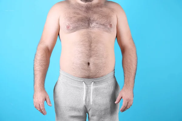 Tlustý Muž Barvu Pozadí Closeup Ztráta Hmotnosti — Stock fotografie