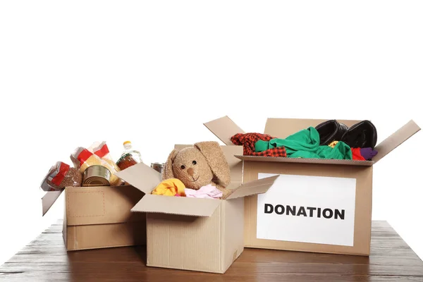 Cajas Cartón Con Donaciones Sobre Mesa Sobre Fondo Blanco — Foto de Stock