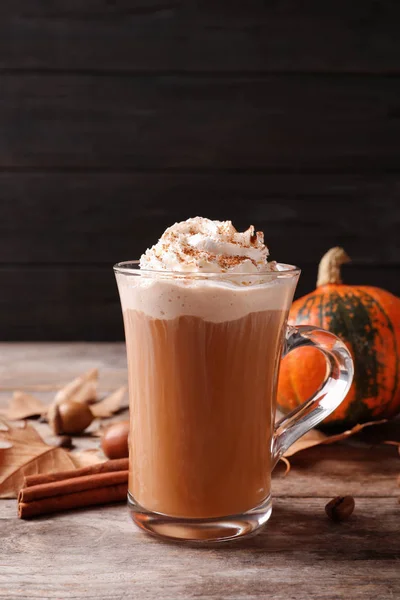 Glass Cup Tasty Pumpkin Spice Latte Wooden Table — Stock Photo, Image