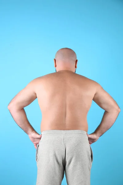 Hombre Gordo Sobre Fondo Color Pérdida Peso —  Fotos de Stock