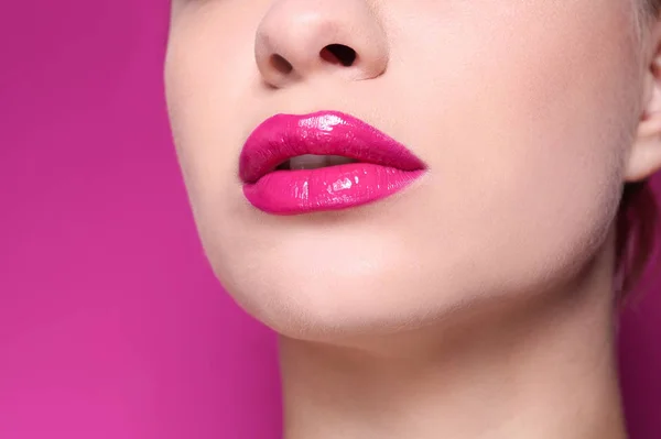 Beautiful Young Woman Perfect Lips Makeup Color Background Closeup — Stock Photo, Image