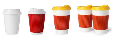 Boş kağıt kahve kupaları ile beyaz arka plan üzerinde ayarlayın. Mockup tasarım için