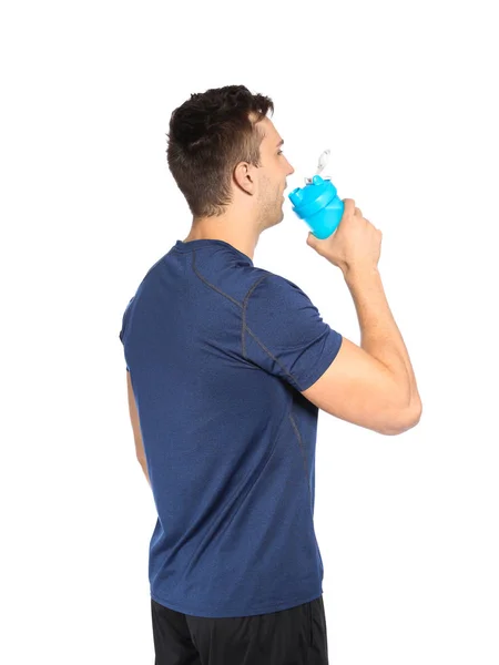 Mladý Muž Pití Proteinový Koktejl Bílém Pozadí — Stock fotografie