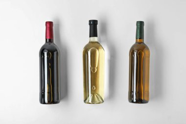 Şişe şarap açık renkli, üstten görünüm farklı tipleri ile