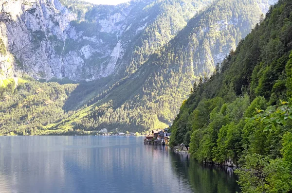 Beau Paysage Avec Montagnes Rivière Par Une Journée Ensoleillée — Photo