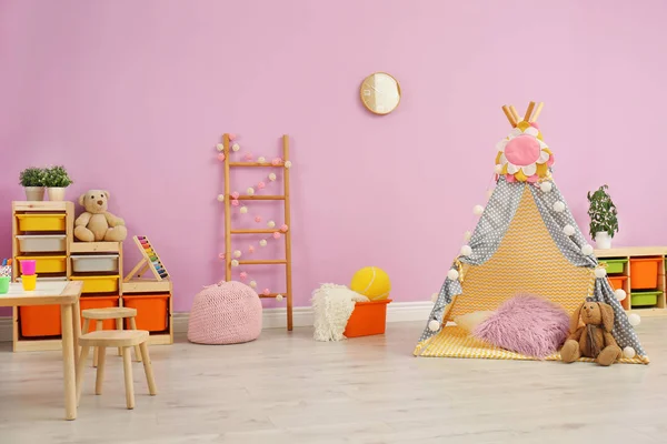 Interior Habitación Guardería Moderna Con Tienda Juegos Para Niños — Foto de Stock