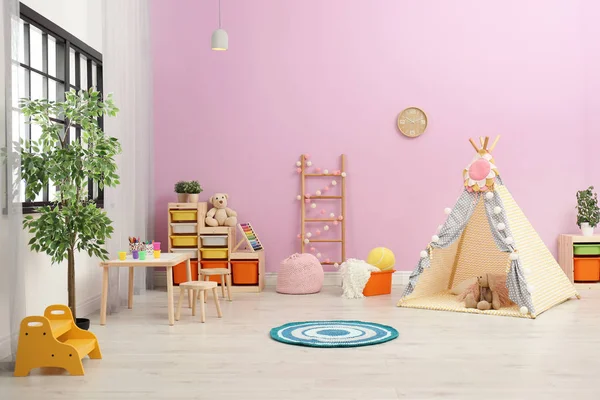 Intérieur Chambre Pépinière Moderne Avec Tente Jeu Pour Enfants — Photo