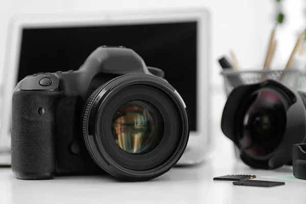 Digitale Camera Witte Tafel Apparatuur Voor Professionele Fotograaf — Stockfoto