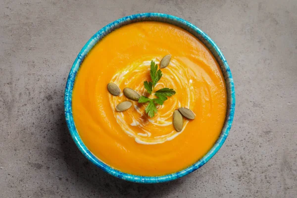 Bowl Tasty Pumpkin Soup Gray Table Top View — Stock Photo, Image