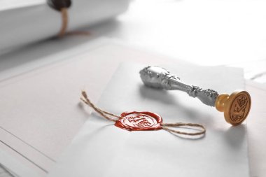 Vintage noter damgası ve Danışma, closeup üzerindeki belgeler