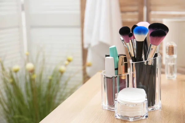 Makyaj Kozmetik Ürünleri Tuvalet Masasının Üzerinde Metin Için Yer Ile — Stok fotoğraf