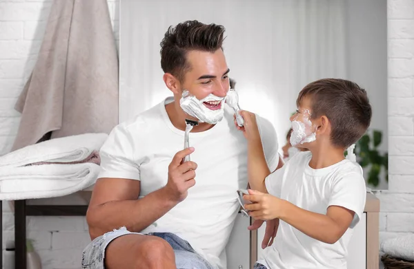 Father Son Having Fun While Shaving Bathroom — Stock Photo, Image