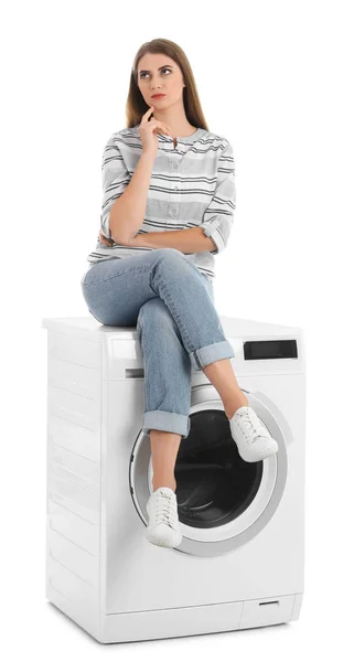 Mujer Joven Sentada Lavadora Sobre Fondo Blanco Equipo Lavandería — Foto de Stock