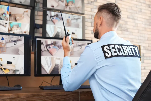 Female Security Guard Portable Transmitter Cameras Indoors — Stock Photo, Image