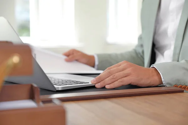 Male Notary Working Laptop Table Office Closeup — Stock Photo, Image