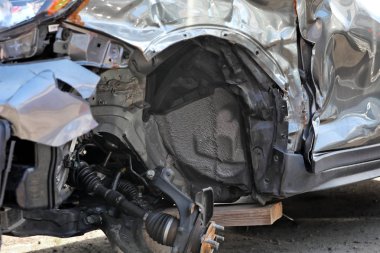 Trafik kazası, closeup görünümü sonra kırık araba. Otomatik sigorta