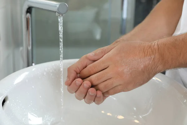 Man Washing Hands Sink Bathroom Closeup Using Soap — Stock Photo, Image