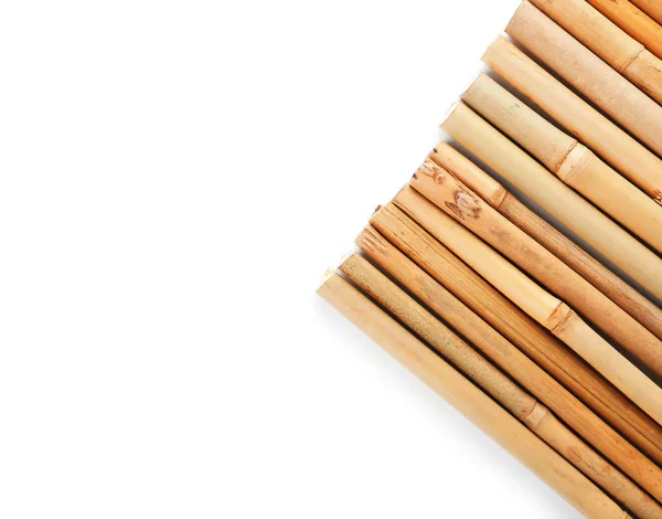 Fila Palos Bambú Sobre Fondo Blanco —  Fotos de Stock
