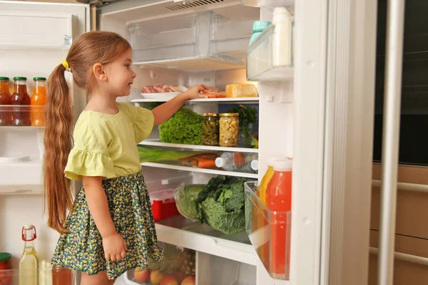 Cute Little Girl Choosing Food Refrigerator Home — Stock Photo, Image