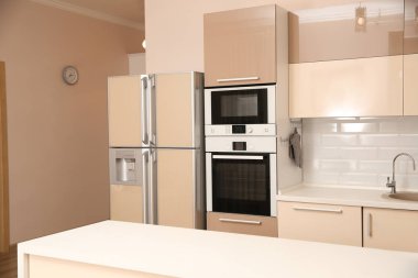 Ferah modern mutfak buzdolabı iç