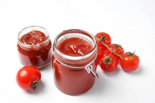 Jars Homemade Tomato Sauce Fresh Vegetables White Background — Stock Photo, Image