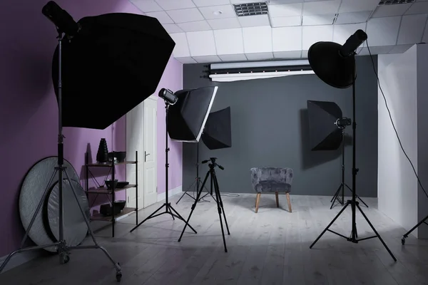 Interior Del Moderno Estudio Fotográfico Con Equipamiento Profesional — Foto de Stock
