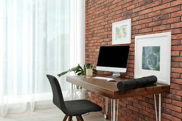 Interior Dari Gaya Tempat Kerja Dengan Komputer Modern Rumah — Stok Foto