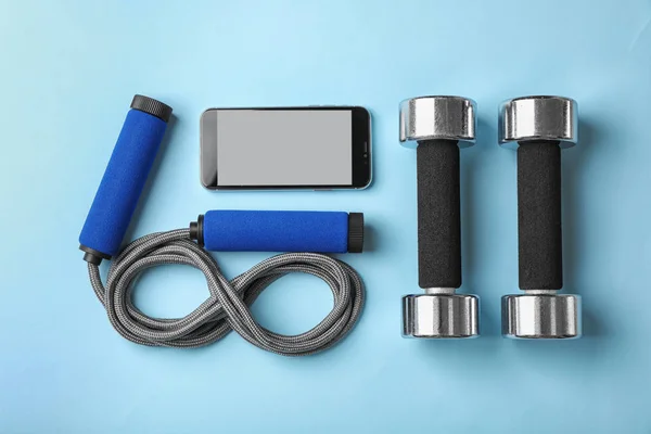 Flat Lay Composition Jump Rope Smartphone Color Background — Stock Photo, Image
