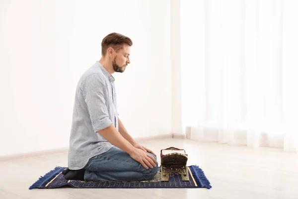 Muslim Man Koran Praying Rug Indoors Space Text — Stock Photo, Image