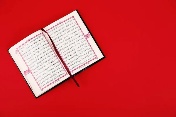 Corano Spazio Testo Sfondo Colori Vista Dall Alto Tradizione Musulmana — Foto Stock