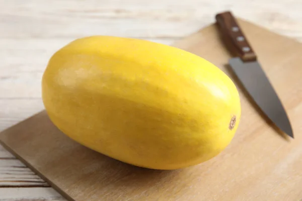 Ripe Spaghetti Squash Knife Wooden Board — Stock Photo, Image