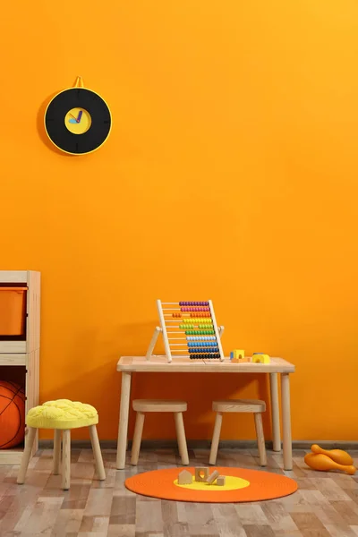 Стильный Интерьер Детской Комнаты Игрушками Новой Мебелью — стоковое фото