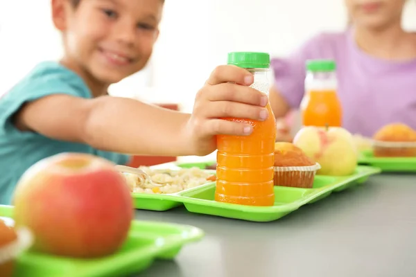 Children Sitting Table Eating Healthy Food Break School Closeup — Stock Photo, Image