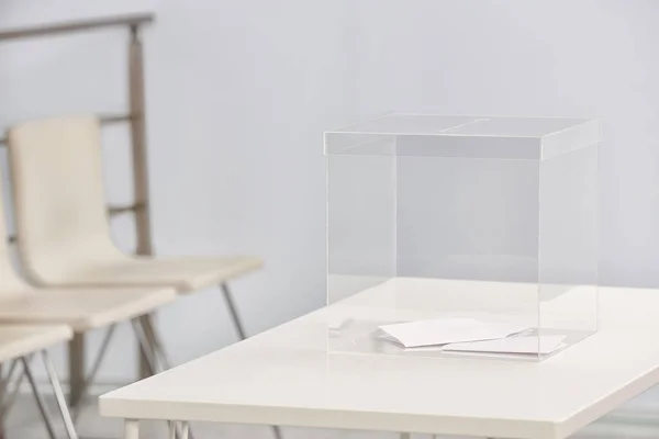 Stembus Tafel Stembureau Ruimte Voor Tekst — Stockfoto