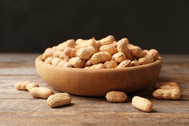 Fıstık kabuğu tablo ile kase