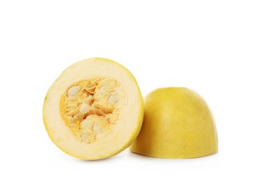 Çiğ kesik spagetti squash beyaz arka plan üzerinde