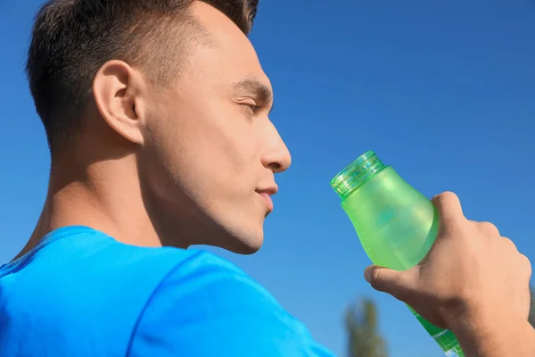 Young Sporty Man Drinking Water Bottle Blue Sky Sunny Day — Stock Photo, Image