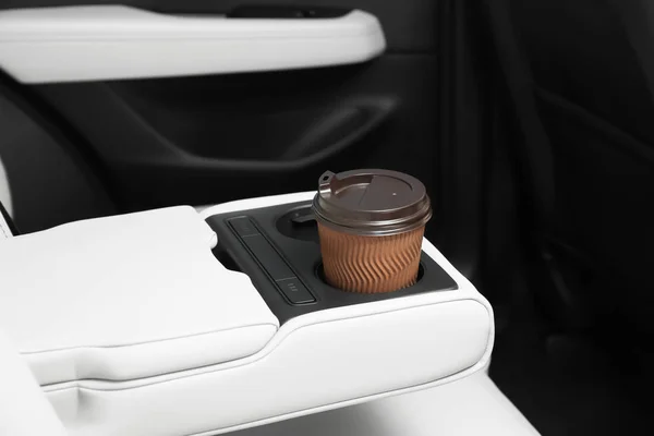 Taza Café Papel Para Llevar Interior Del Coche —  Fotos de Stock