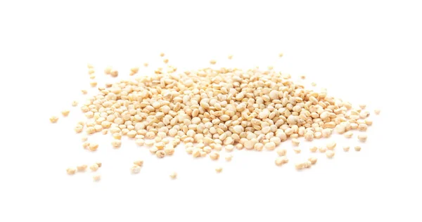 Pilha Quinoa Crua Sobre Fundo Branco — Fotografia de Stock