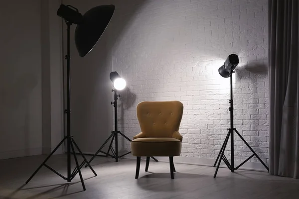 Intérieur Studio Photo Moderne Avec Équipement Éclairage Professionnel Fauteuil — Photo