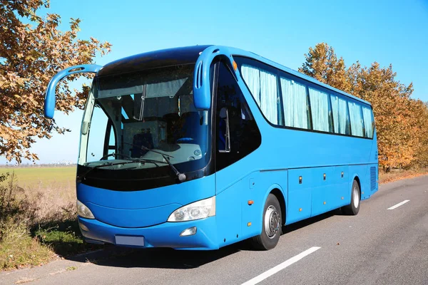 Σύγχρονο Μπλε Λεωφορείο Στο Δρόμο Μεταφορές Επιβατών — Φωτογραφία Αρχείου