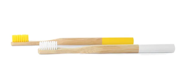 Cepillos Dientes Bambú Sobre Fondo Blanco Cuidado Dental — Foto de Stock