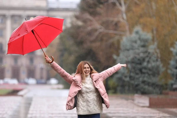 Femme Avec Parapluie Ville Jour Pluie Automne — Photo