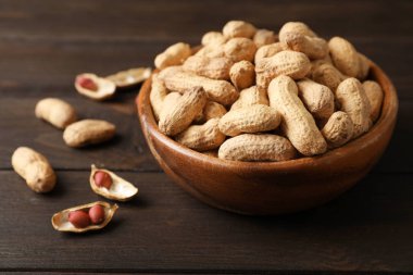 Fıstık kabuğu tablo ile kase