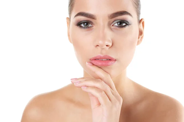 Retrato Mujer Hermosa Con Maquillaje Elegante Sobre Fondo Blanco —  Fotos de Stock