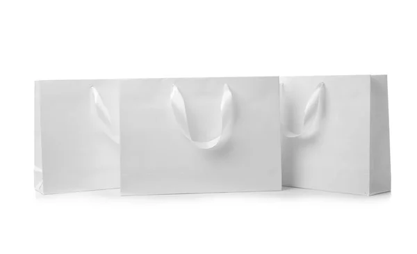 Papierowe Torby Zakupy Uchwytami Wstążki Białe Tło Makieta Projekt — Zdjęcie stockowe