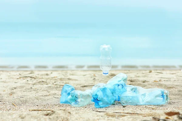 Gebruikte Plastic Flessen Strand Ruimte Voor Tekst Recycling Van Probleem — Stockfoto