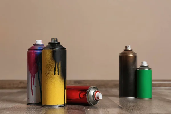 Used Cans Spray Paint Floor Indoors Space Text — Stock Photo, Image