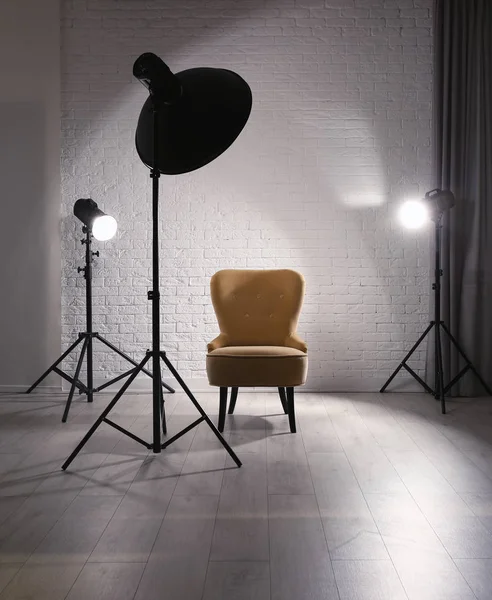 Intérieur Studio Photo Moderne Avec Équipement Éclairage Professionnel Fauteuil — Photo