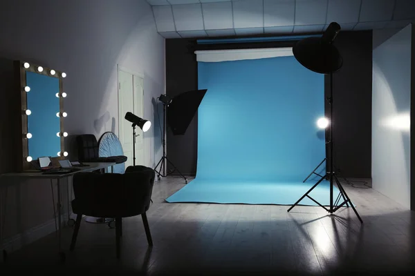 Moderno Estudio Fotografía Interior Con Equipo Iluminación Profesional — Foto de Stock